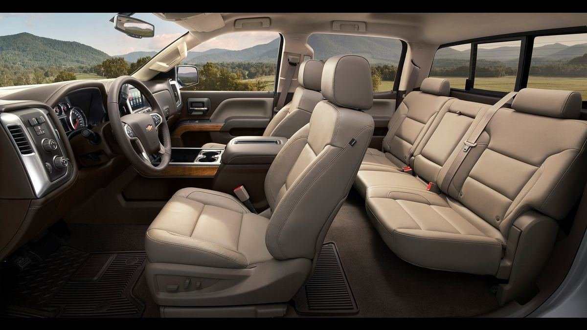 Chevrolet Silverado 2500 HD Crew Cab, a heavy-duty pickup GM sold with the 6.0L Vortec V8