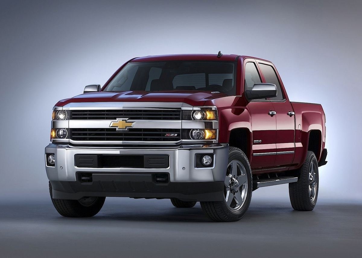 Chevrolet Silverado 2500 HD Crew Cab heavy-duty pickup that used GM's 6.0L V8 as its gas engine