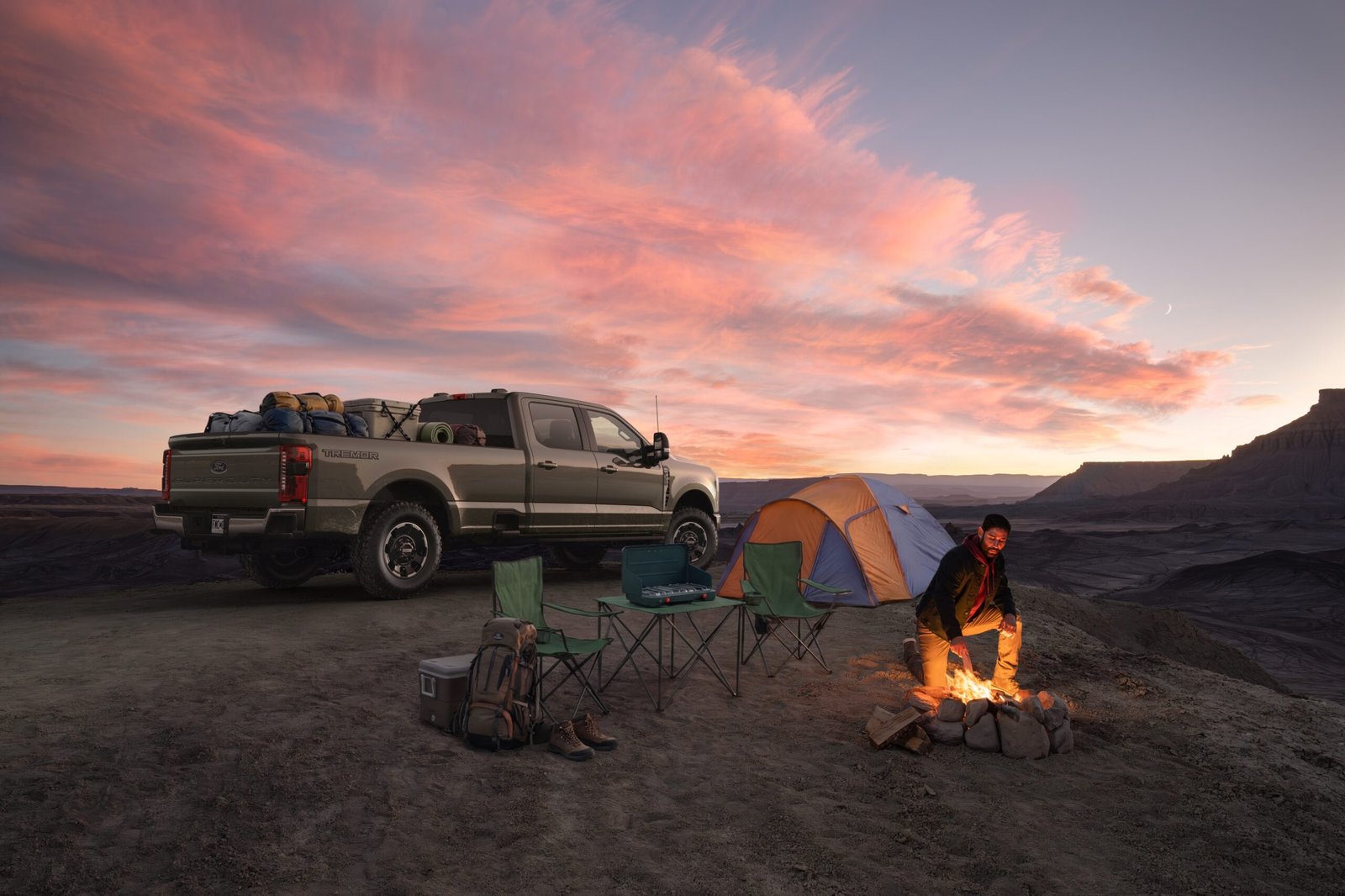 Ford Super Duty F-350 Lariat Crew Cab with Tremor package and 8-foot bed